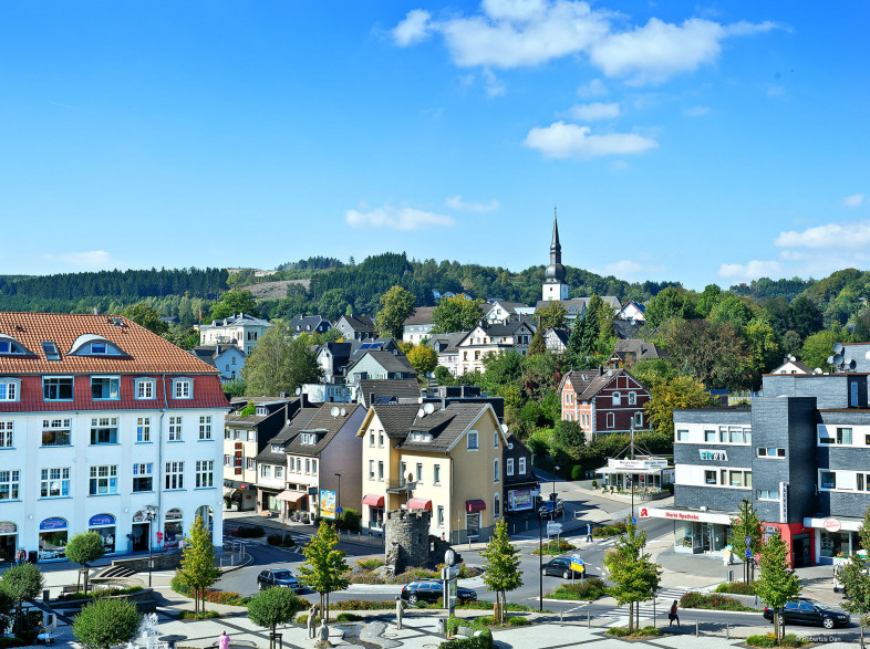 Freundliche Mitarbeiterin an Infomobil